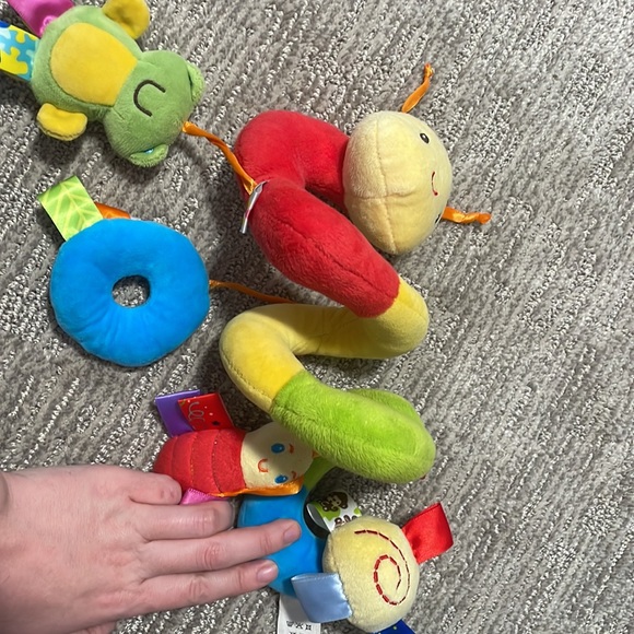 Baby caterpillar toy - Picture 2 of 2